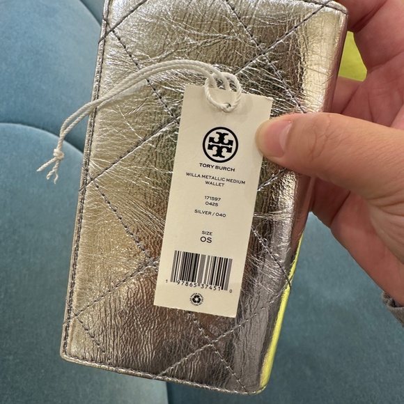 NWT! Tory Burch TB Willa Metallic Medium Wallet 171597 In Silver Women's Wallet - Picture 9 of 9